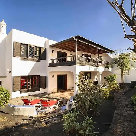 Casa Jardin Ideal Familias * 阿雷西费
